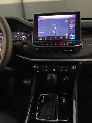 JEEP-COMMANDER-2024