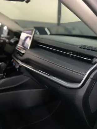 JEEP-COMMANDER-2024