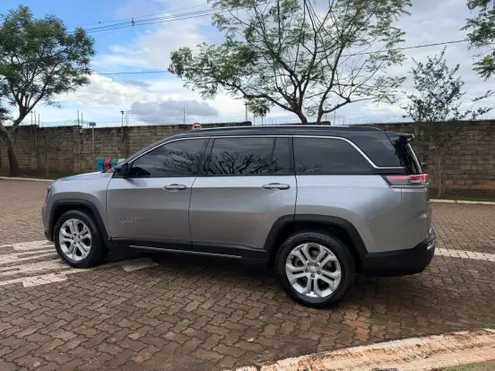 JEEP-COMMANDER-2024