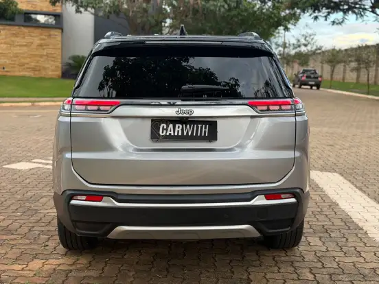 JEEP-COMMANDER-2024