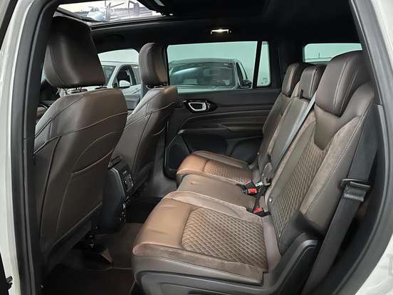 JEEP-COMMANDER-2023