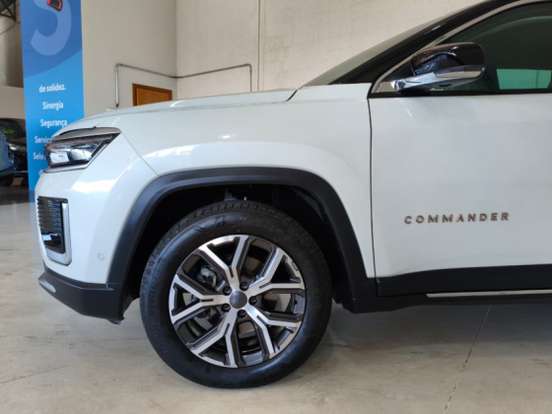 JEEP-COMMANDER-2025