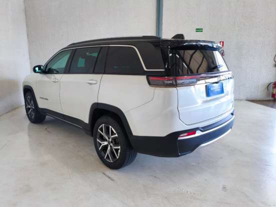 JEEP-COMMANDER-2025