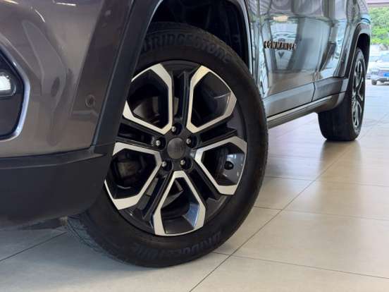 JEEP-COMMANDER-2023