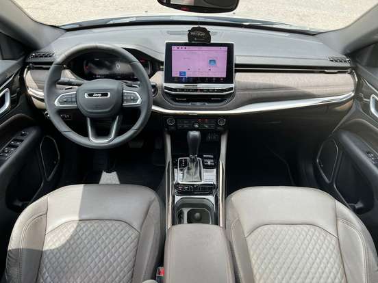 JEEP-COMMANDER-2022