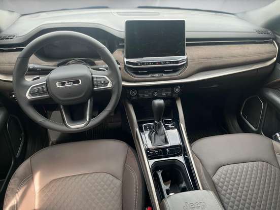 JEEP-COMMANDER-2025