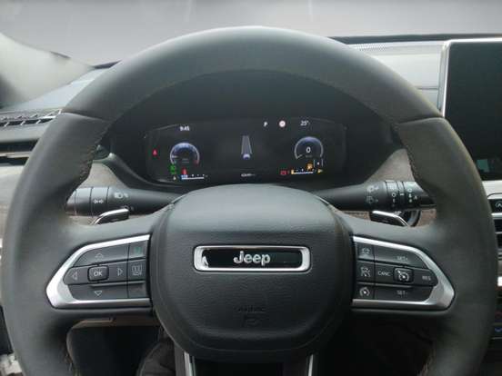 JEEP-COMMANDER-2023