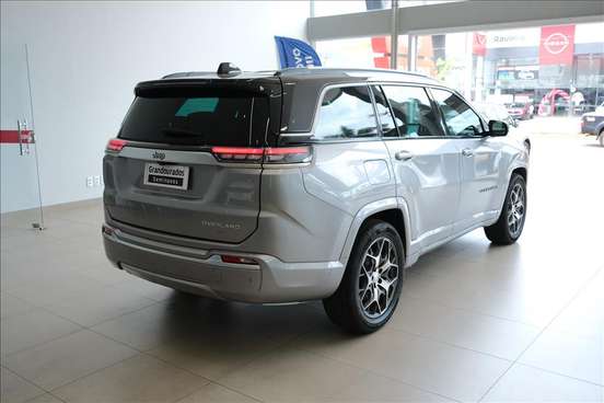 JEEP-COMMANDER-2023
