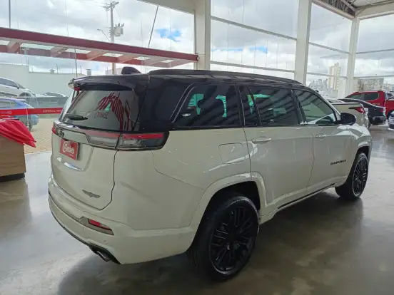 JEEP-COMMANDER-2.0 HURRICANE 4 TURBO GASOLINA BLACKHAWK AT9 JEEP-COMMANDER-2025
