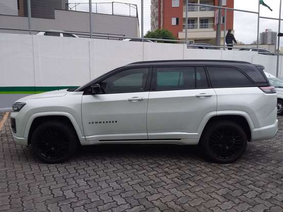 JEEP-COMMANDER-2025