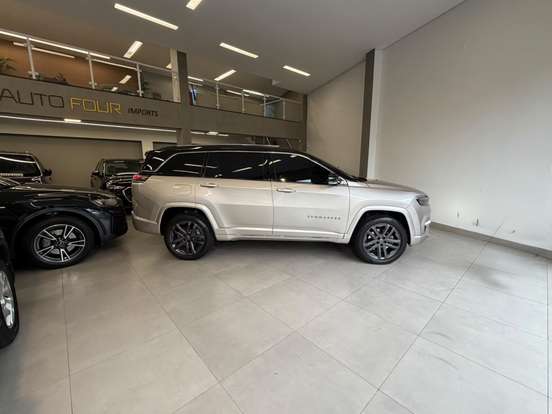 JEEP-COMMANDER-2.0 HURRICANE 4 TURBO GASOLINA OVERLAND AT9 JEEP-COMMANDER-2024