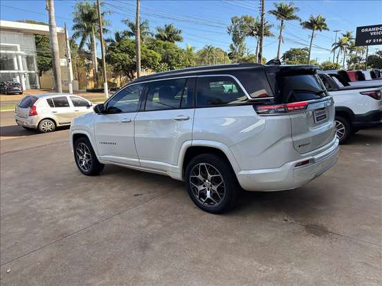 JEEP-COMMANDER-2022