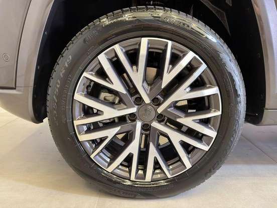 JEEP-COMMANDER-2.2 TURBO DIESEL OVERLAND AT9 JEEP-COMMANDER-2025