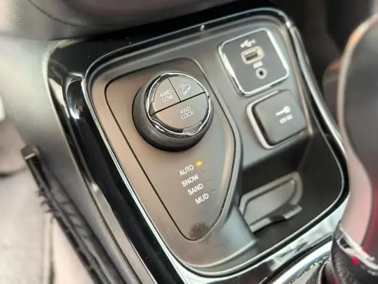 JEEP-COMPASS-2.0 16V DIESEL LIMITED 4X4 AUTOMÁTICO JEEP-COMPASS-2020