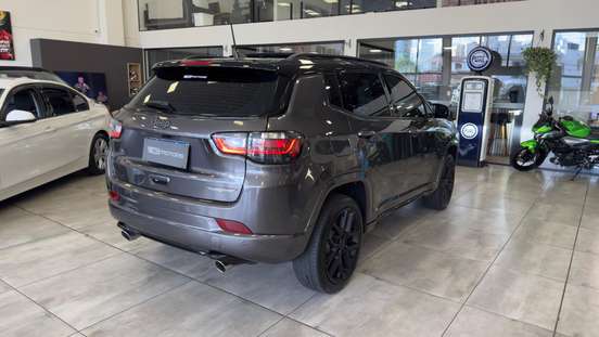 JEEP-COMPASS-2.0 HURRICANE 4 TURBO GASOLINA BLACKHAWK AT9 JEEP-COMPASS-2025