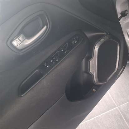 JEEP-RENEGADE-2023