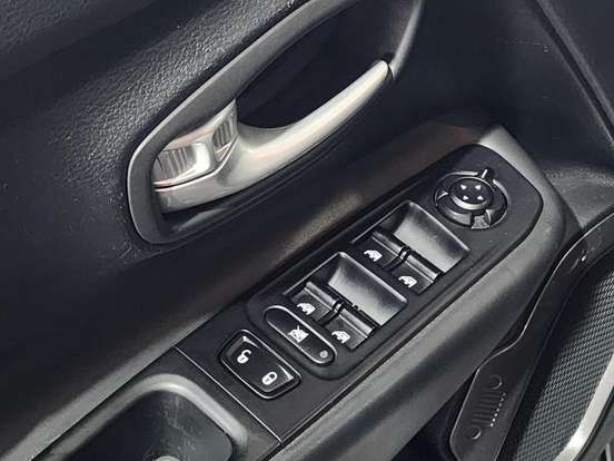 JEEP-RENEGADE-2023