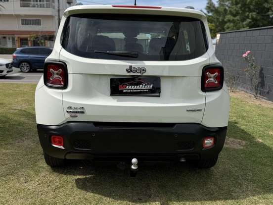 JEEP-RENEGADE-2.0 16V TURBO DIESEL LONGITUDE 4P 4X4 AUTOMÁTICO JEEP-RENEGADE-2015
