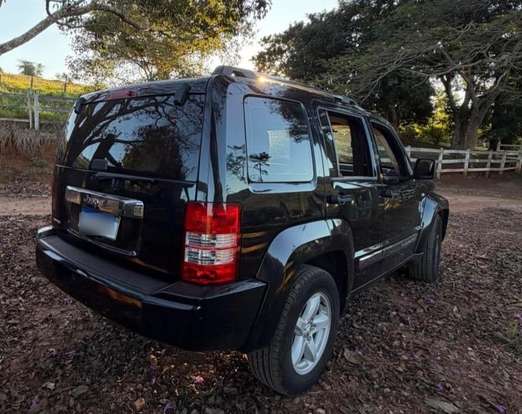 JEEP-CHEROKEE-2012