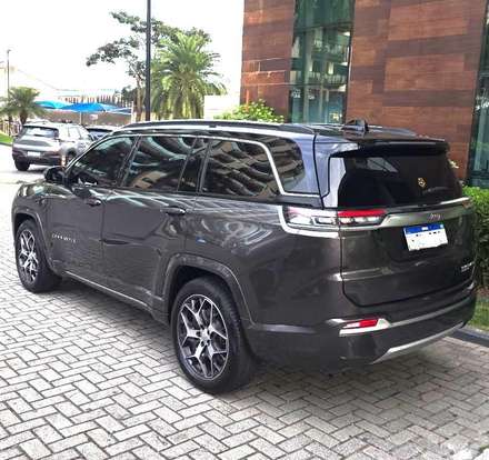 JEEP-COMMANDER-2024