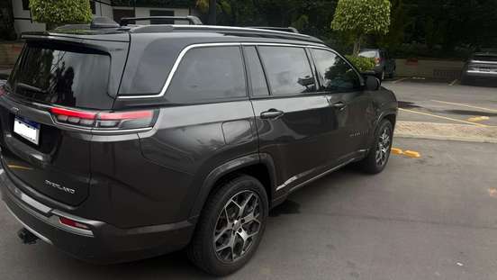 JEEP-COMMANDER-2022