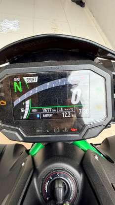 KAWASAKI-Z900-2023