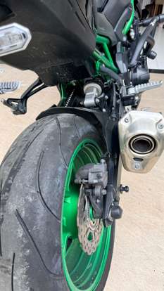 KAWASAKI-Z900-2023