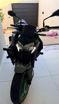KAWASAKI-Z900-2023