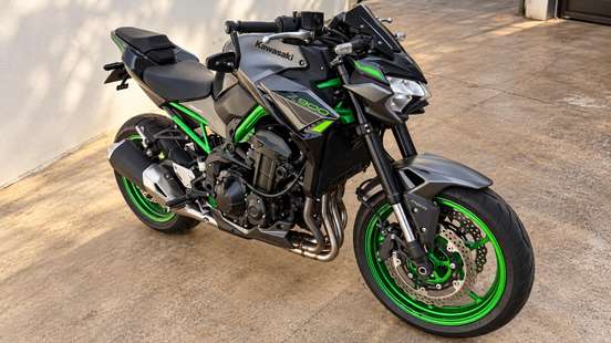 KAWASAKI-Z900-2023
