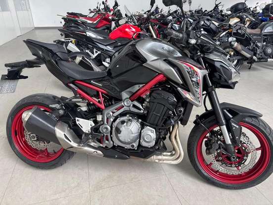 KAWASAKI-Z900-2019
