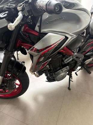 KAWASAKI-Z900-2019