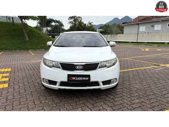 KIA-CERATO-1.6 E.221 SEDAN 16V GASOLINA 4P AUTOMÁTICO KIA-CERATO-2012