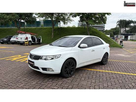 KIA-CERATO-1.6 E.221 SEDAN 16V GASOLINA 4P AUTOMÁTICO KIA-CERATO-2012