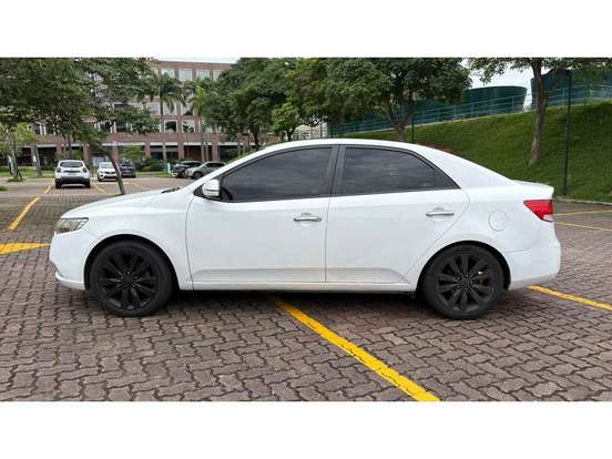 KIA-CERATO-1.6 E.221 SEDAN 16V GASOLINA 4P AUTOMÁTICO KIA-CERATO-2012