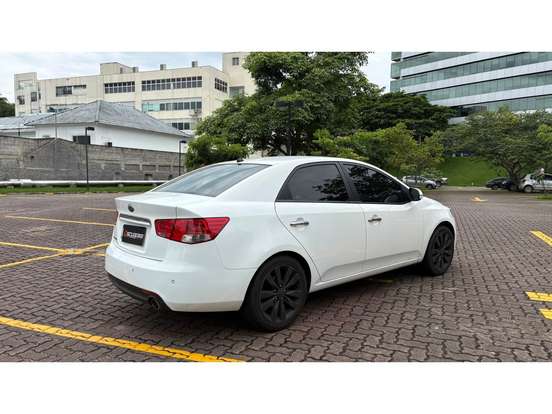 KIA-CERATO-1.6 E.221 SEDAN 16V GASOLINA 4P AUTOMÁTICO KIA-CERATO-2012