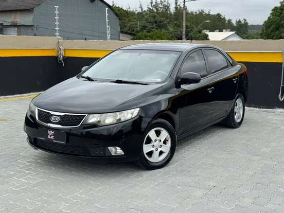 KIA-CERATO-1.6 EX3 SEDAN 16V GASOLINA 4P MANUAL KIA-CERATO-2011