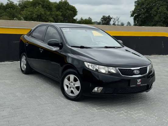 KIA-CERATO-1.6 EX3 SEDAN 16V GASOLINA 4P MANUAL KIA-CERATO-2011