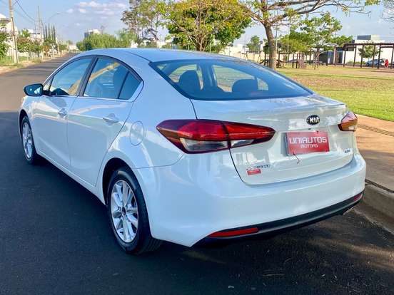 KIA-CERATO-1.6 SX 16V FLEX 4P AUTOMÁTICO KIA-CERATO-2017