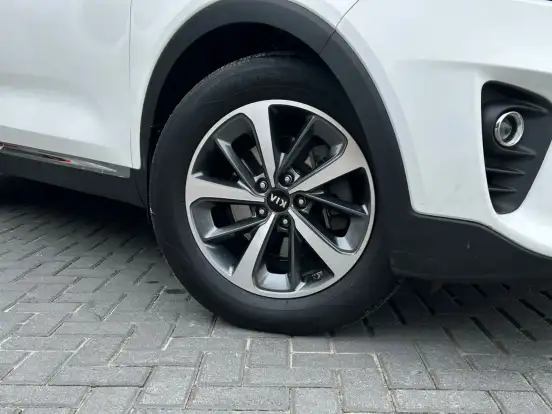 KIA-SORENTO-2018