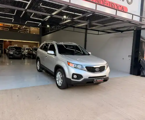 KIA-SORENTO-2011