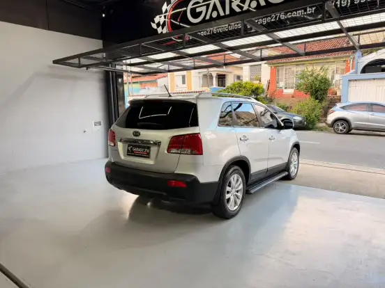 KIA-SORENTO-2.4 S.356 4X2 16V GASOLINA 4P AUTOMÁTICO KIA-SORENTO-2011