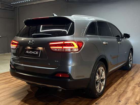 KIA-SORENTO-3.3 V6 GASOLINA EX 7L AUTOMATICO KIA-SORENTO-2017