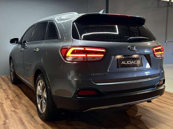 KIA-SORENTO-2017