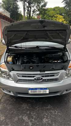 KIA-CARNIVAL-2008