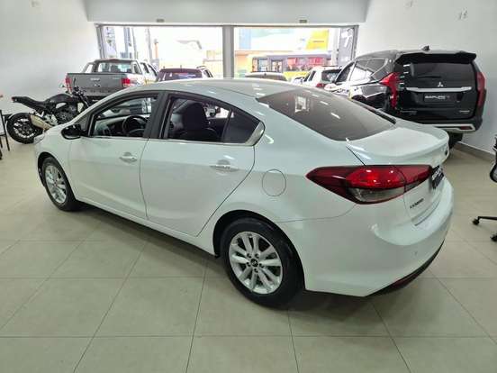 KIA-CERATO-1.6 SX 16V FLEX 4P AUTOMÁTICO KIA-CERATO-2017