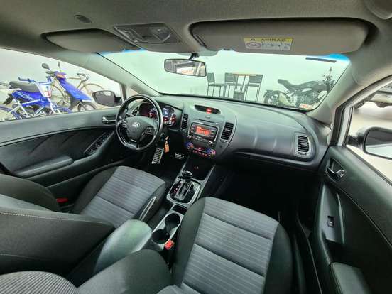 KIA-CERATO-1.6 SX 16V FLEX 4P AUTOMÁTICO KIA-CERATO-2017