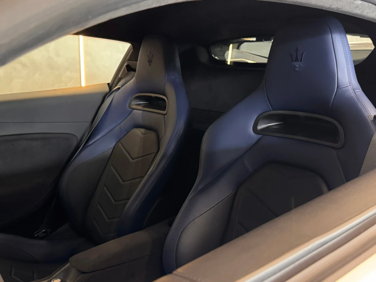 Maserati MC20 — foto 12