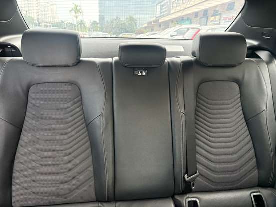 MERCEDES-BENZ-A 200-2019