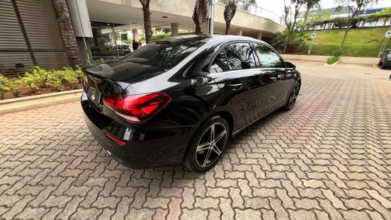 MERCEDES-BENZ-A 200-2019