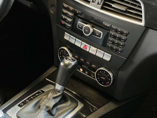 MERCEDES-BENZ-C 180-1.6 CGI SPORT 16V TURBO GASOLINA 4P AUTOMÁTICO MERCEDES-BENZ-C 180-2013
